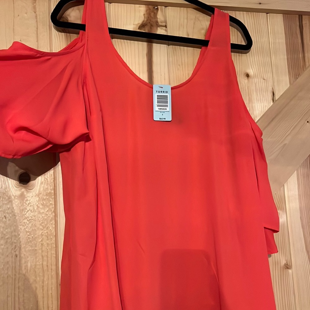 NWT- Torrid blouse without shoulders. Size 2